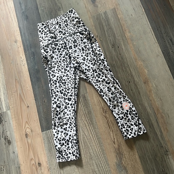 ADIDAS x Stella McCartney Cropped Leopard-Print Stretch Leggings Size: XS - Picture 3 of 16